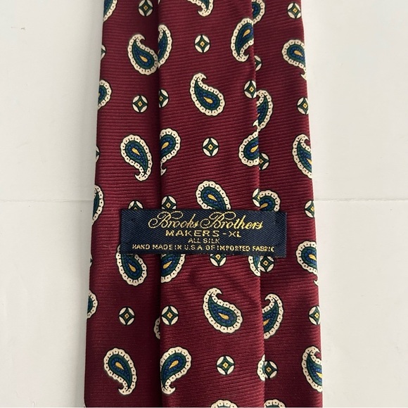 Brooks Brothers Paisley Tie - Picture 3 of 5